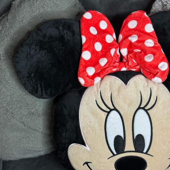 Primark Bedding Nwt Primark Exclusive Disney Minnie Mouse Cushion Pillow Poshmark